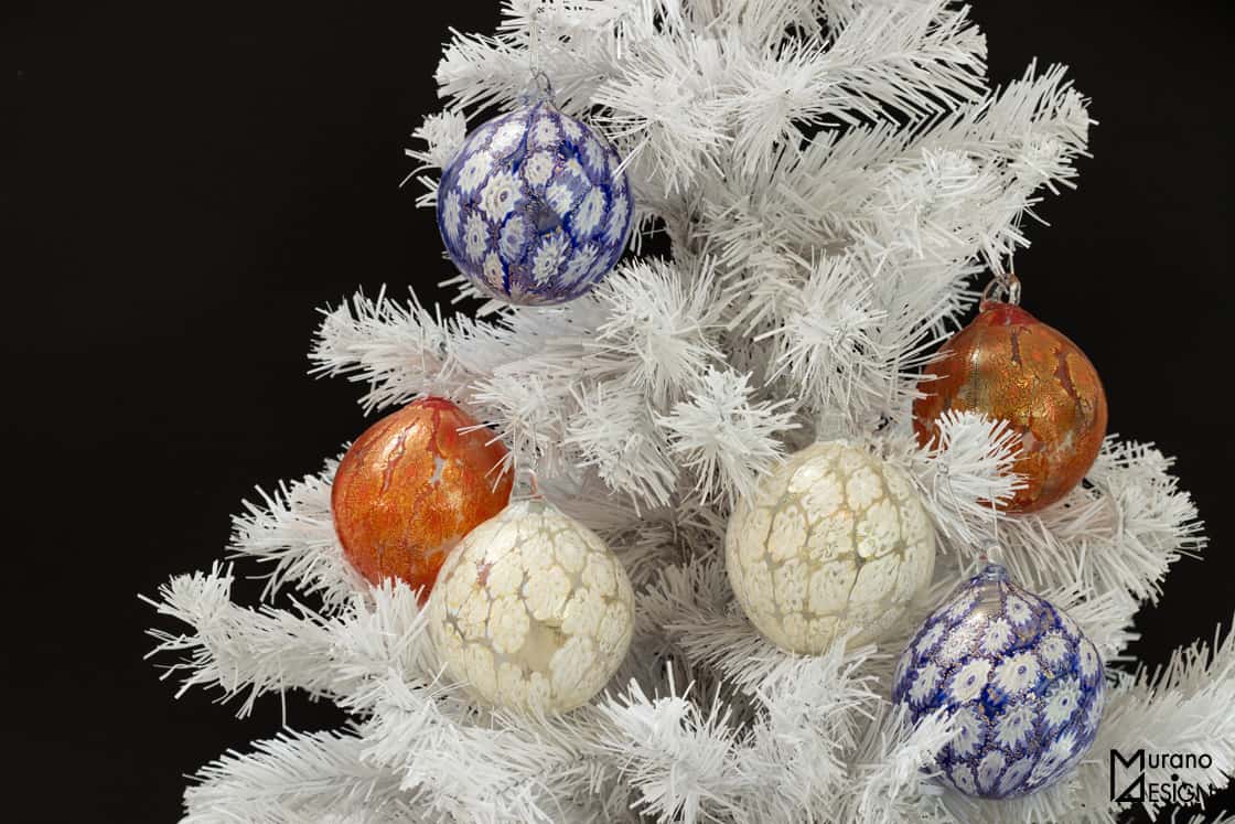Palle natalizie con murrine e foglia oro in vetro di Murano realizzate da Vetreria Murano Design